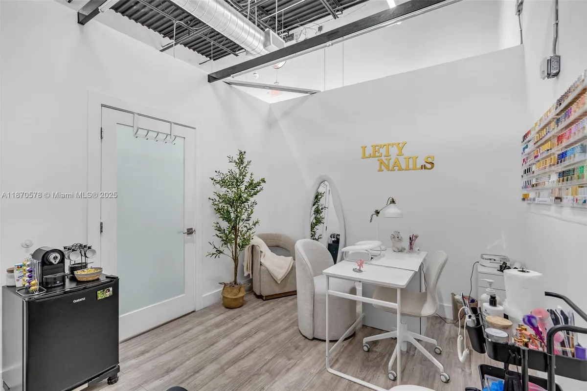 7801 NW 95 st, Hialeah Gardens FL 33016