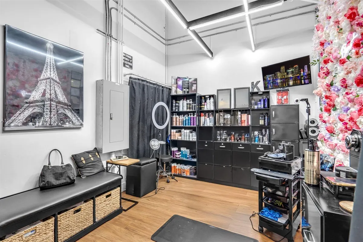 7801 NW 95 st, Hialeah Gardens FL 33016