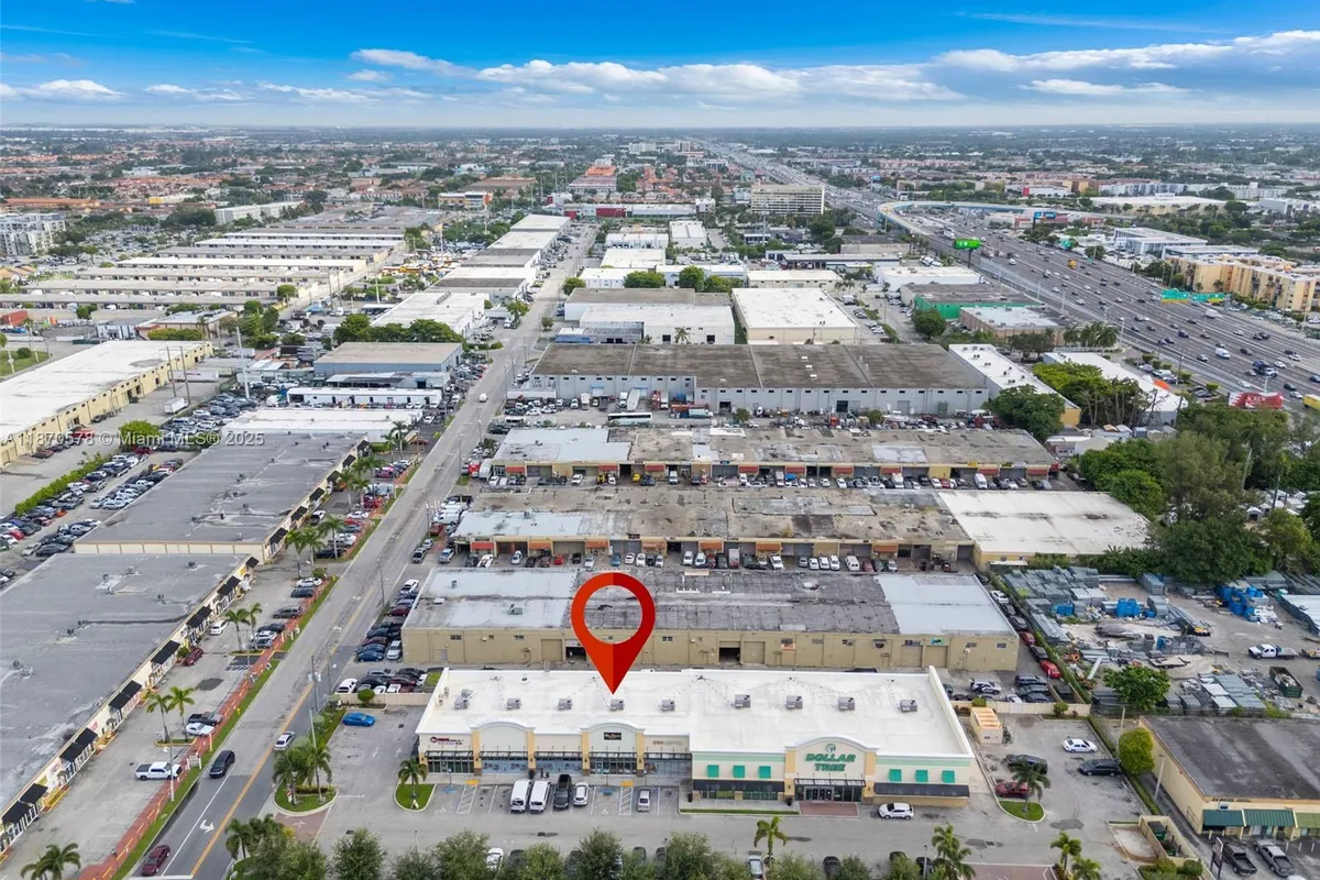 7801 NW 95 st, Hialeah Gardens FL 33016