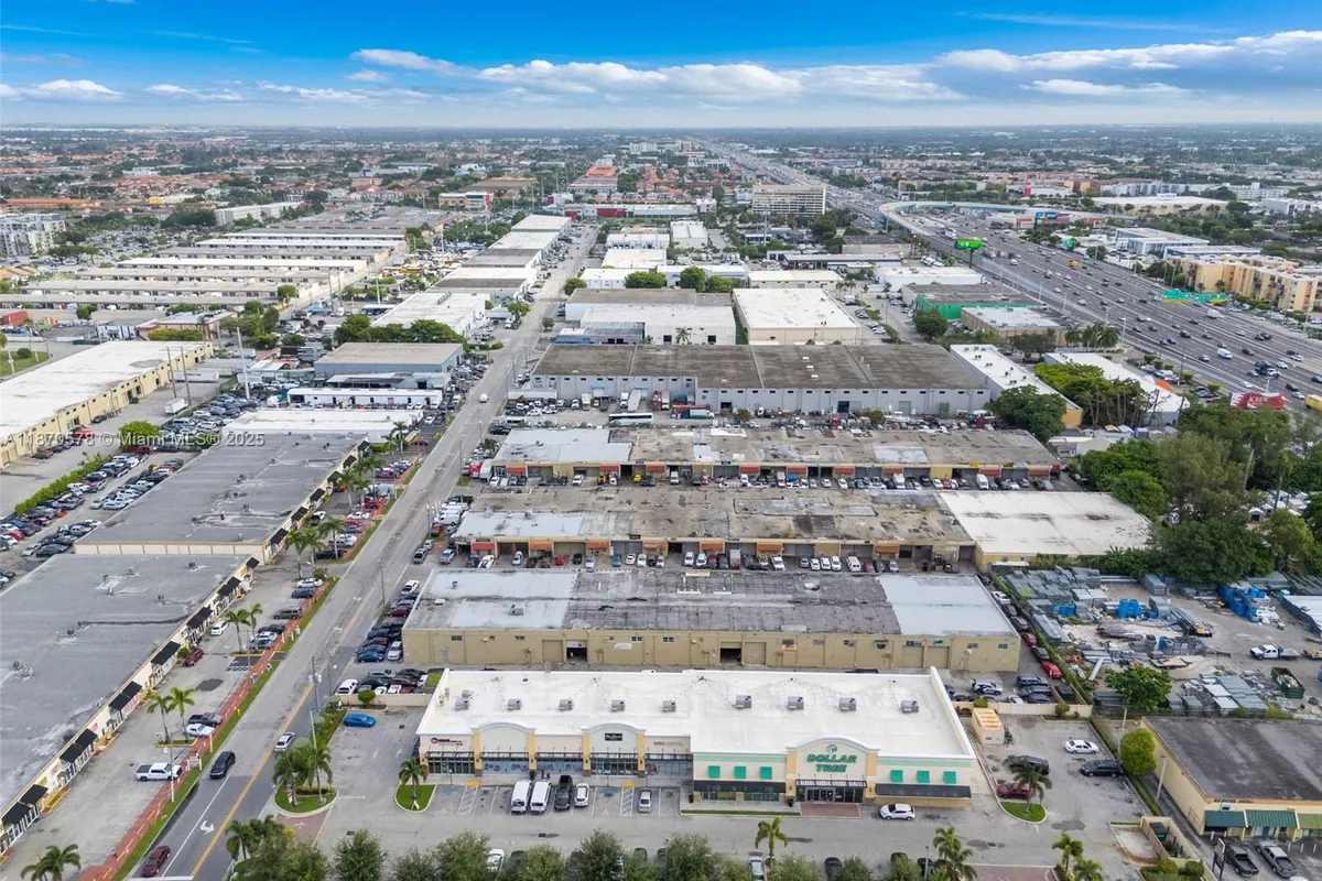 7801 NW 95 st, Hialeah Gardens FL 33016