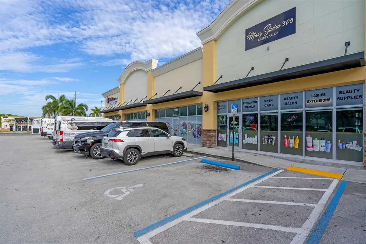 7801 NW 95 st, Hialeah Gardens FL 33016