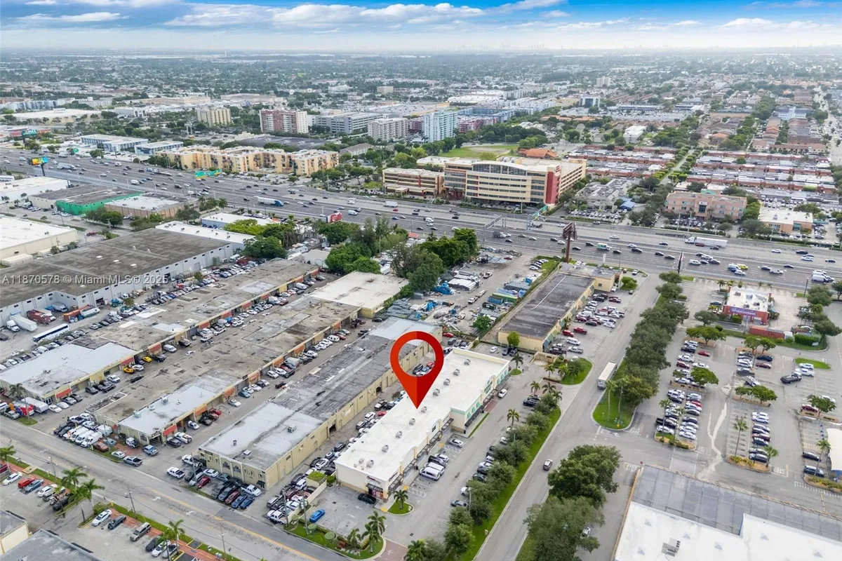 7801 NW 95 st, Hialeah Gardens FL 33016