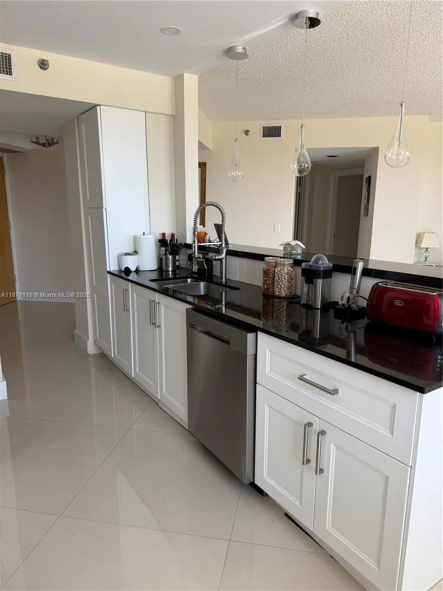 20185 E Country Club Dr # 510, Aventura FL 33180