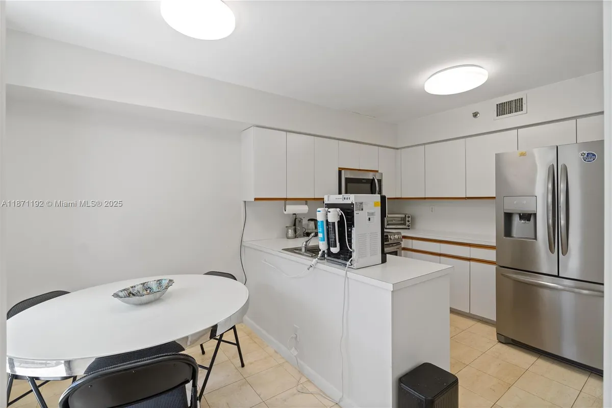 3600 Mystic Pointe Dr # 215, Aventura FL 33180