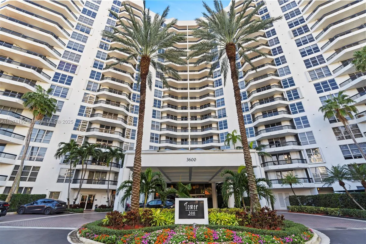 3600 Mystic Pointe Dr # 215, Aventura FL 33180