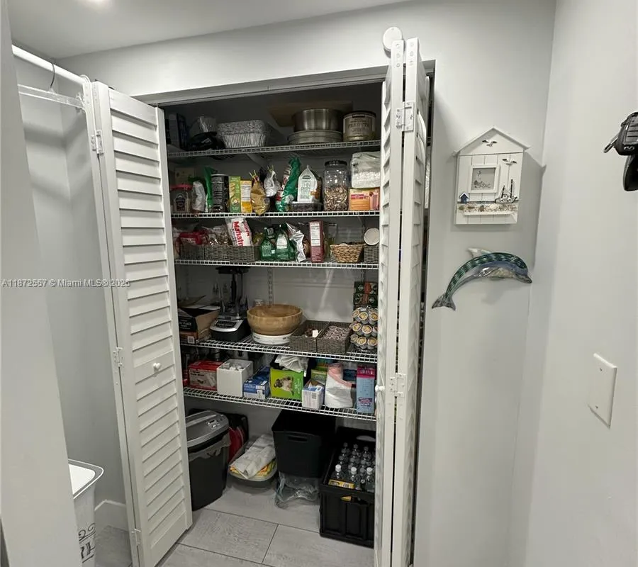 3200 Collins Ave # 3, Miami Beach FL 33140