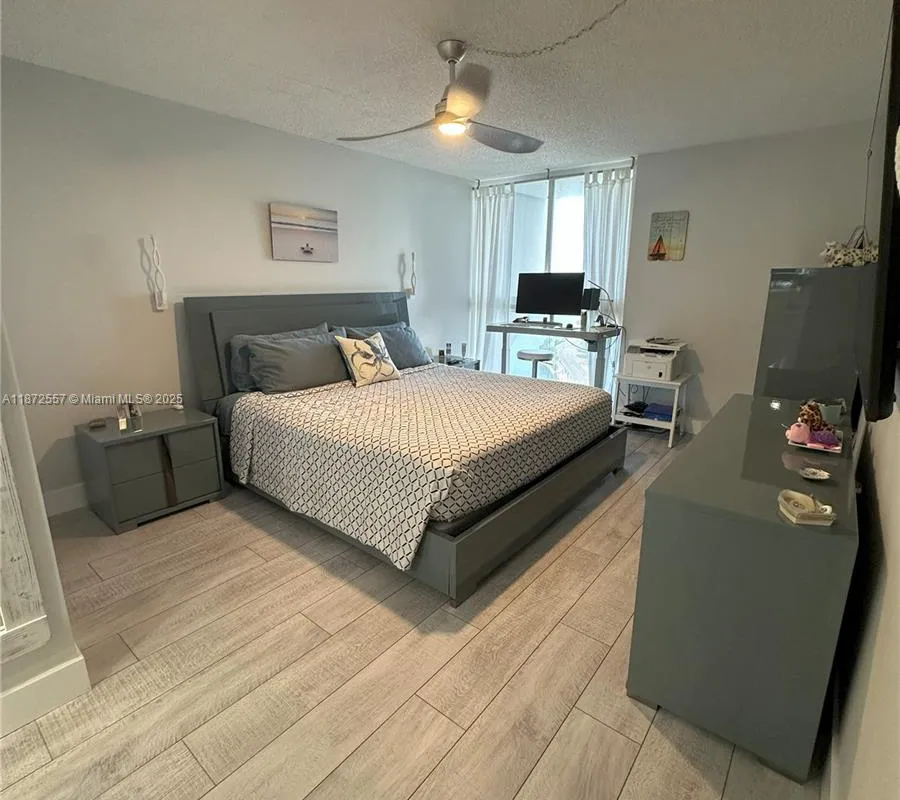 3200 Collins Ave # 3, Miami Beach FL 33140