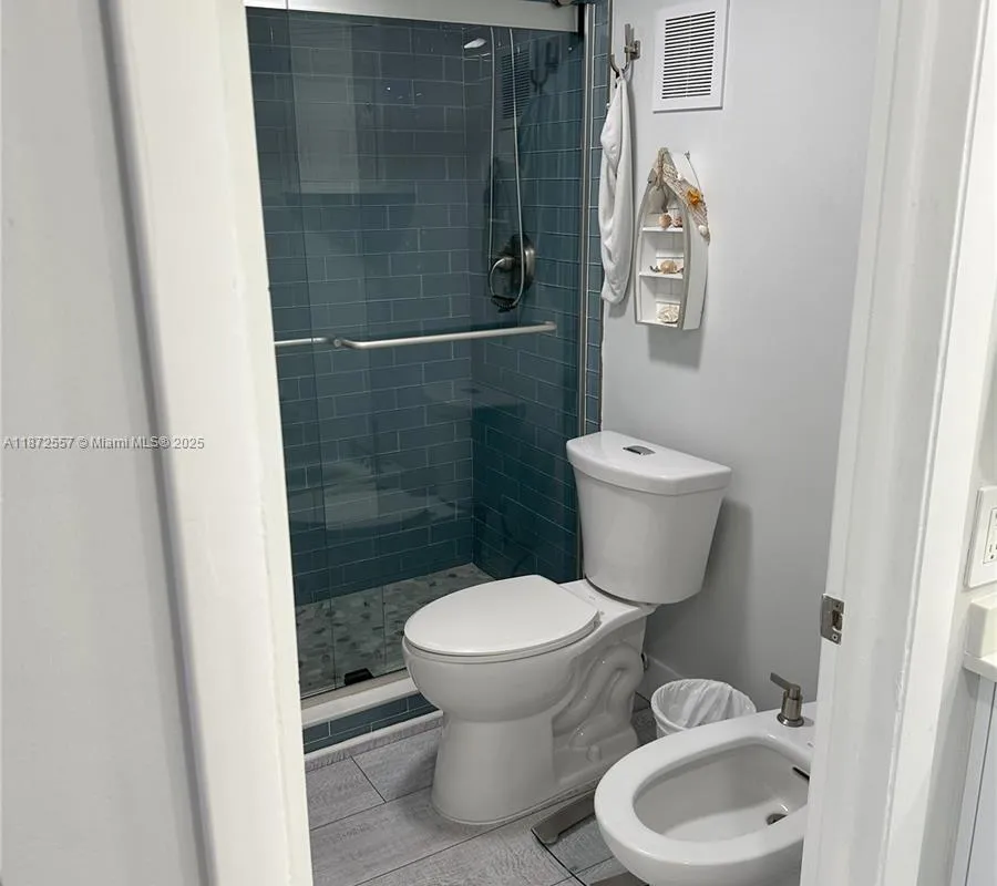 3200 Collins Ave # 3, Miami Beach FL 33140