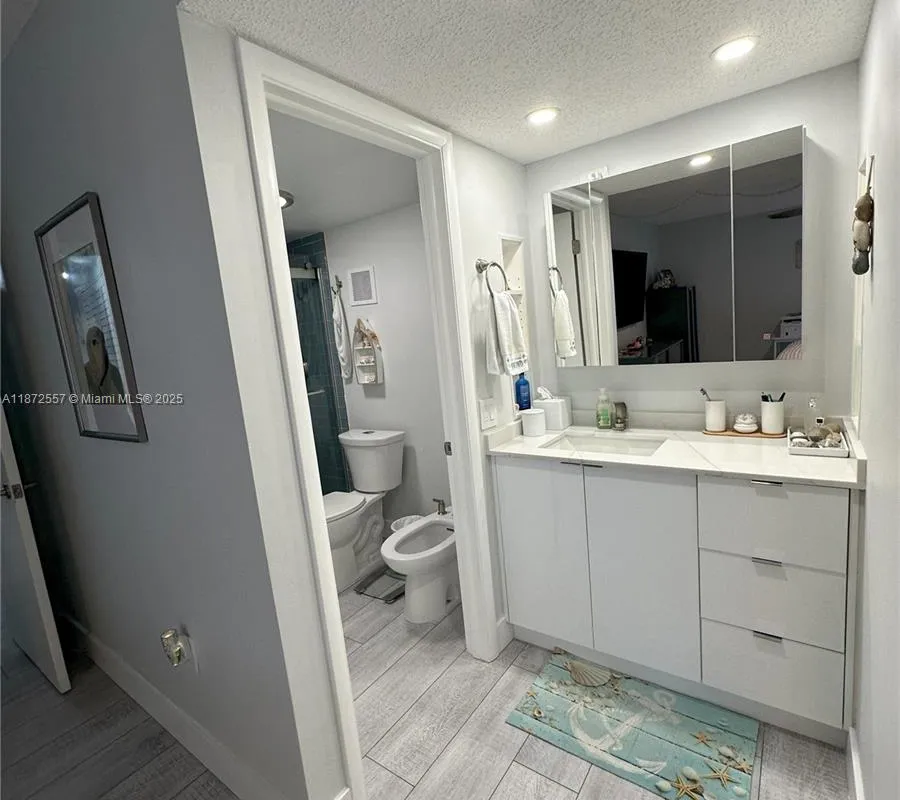 3200 Collins Ave # 3, Miami Beach FL 33140