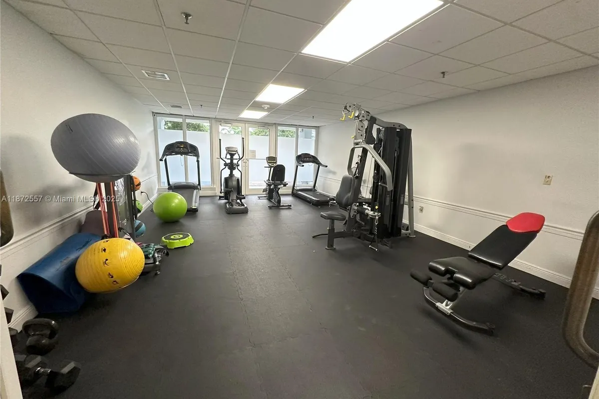 3200 Collins Ave # 3, Miami Beach FL 33140