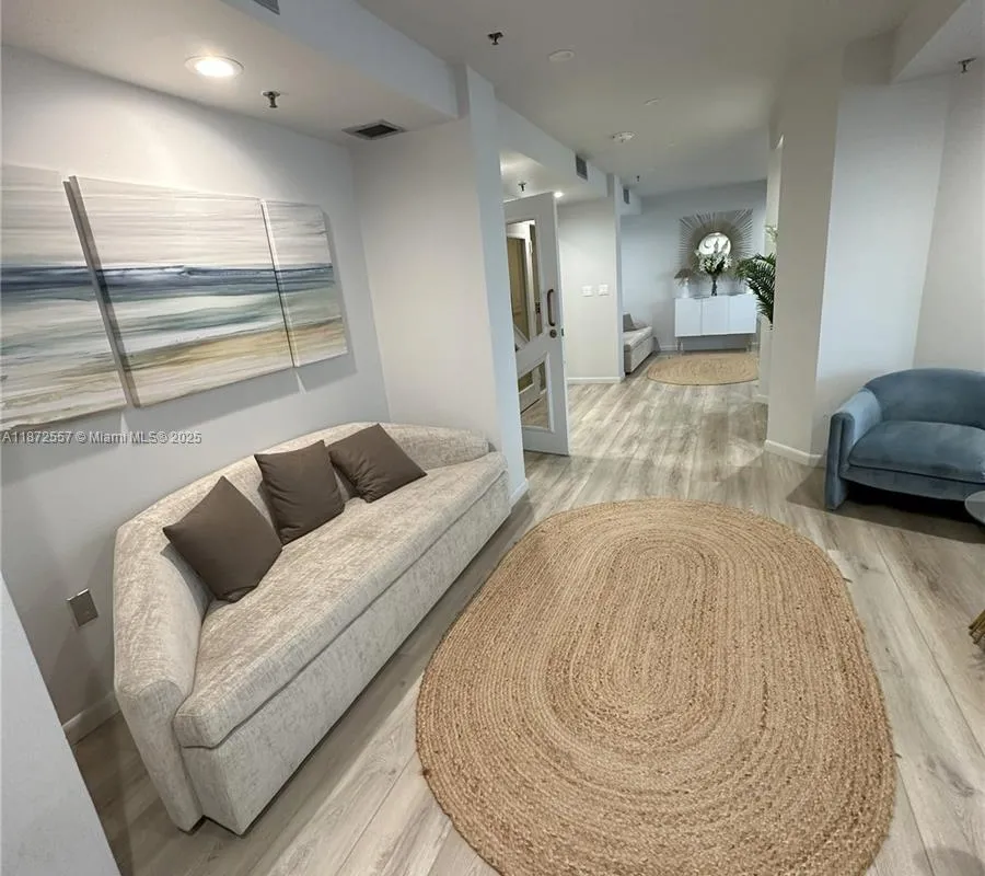 3200 Collins Ave # 3, Miami Beach FL 33140