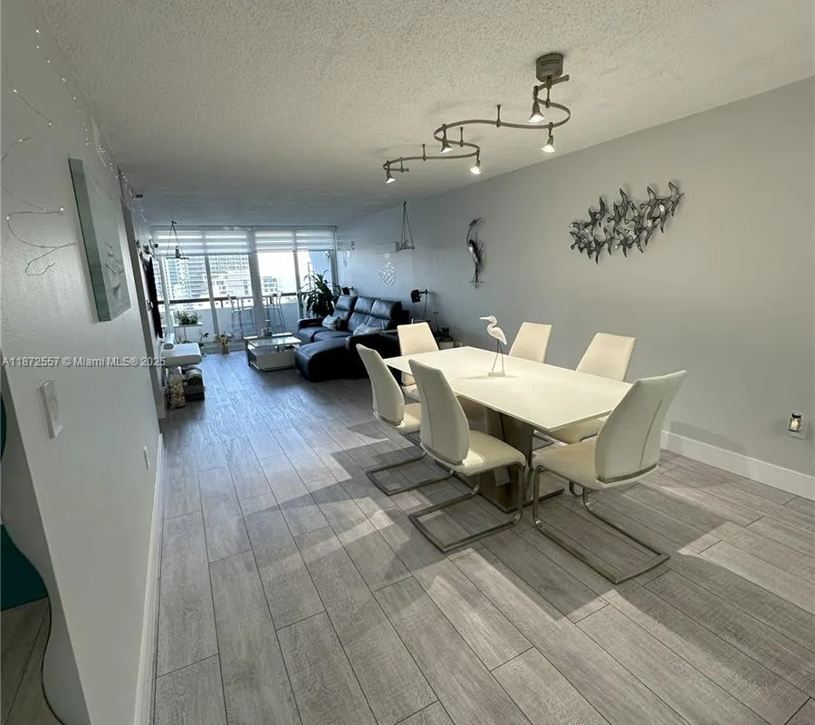 3200 Collins Ave # 3, Miami Beach FL 33140