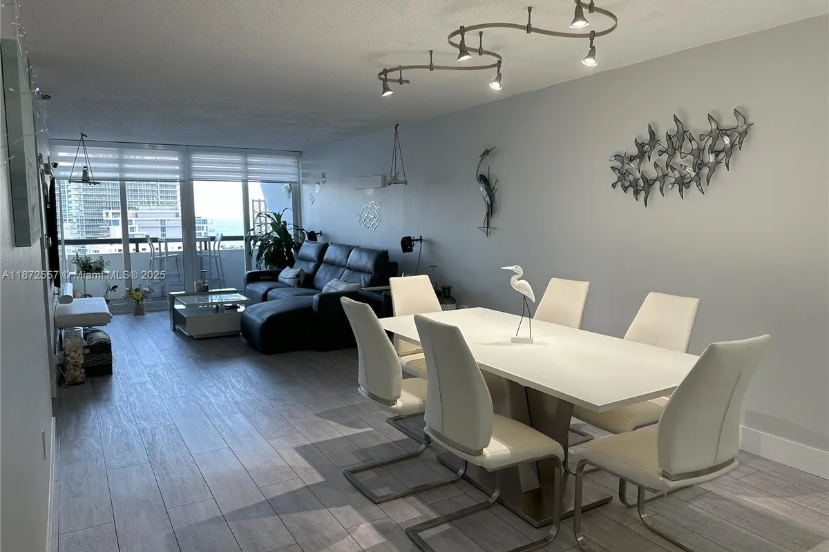 3200 Collins Ave # 3, Miami Beach FL 33140