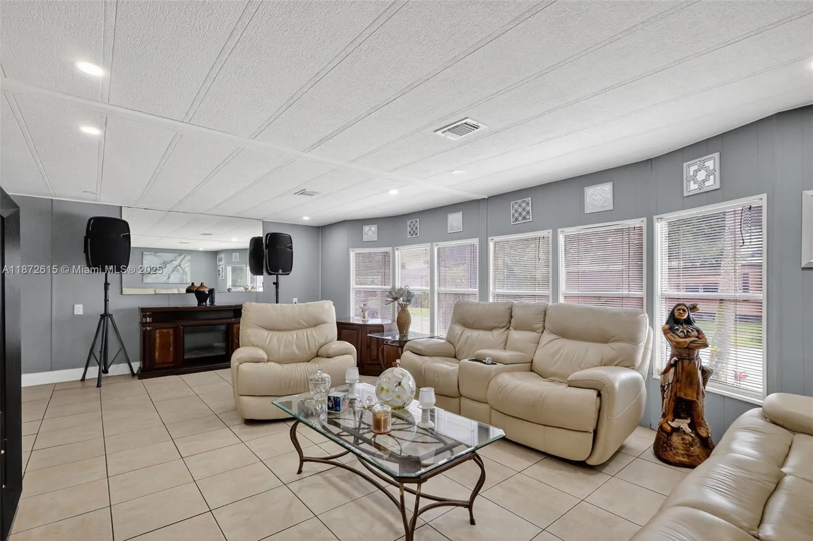 21831 S Heritage Cir, Pembroke Pines FL 33029