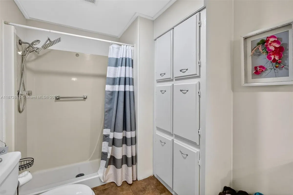 21831 S Heritage Cir, Pembroke Pines FL 33029