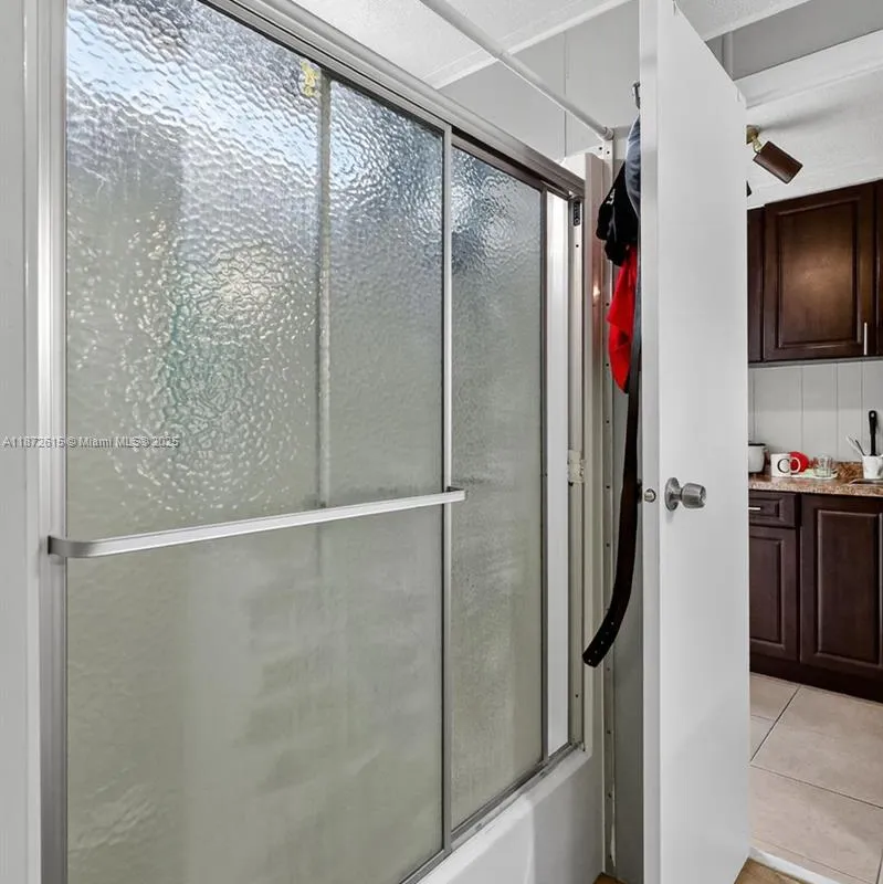 21831 S Heritage Cir, Pembroke Pines FL 33029