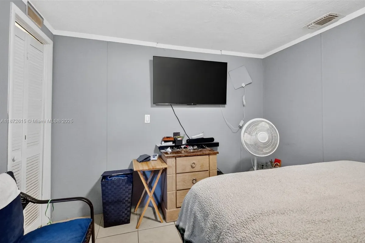 21831 S Heritage Cir, Pembroke Pines FL 33029