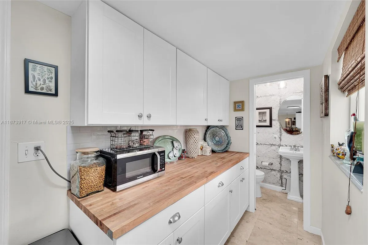 1431 S Ocean Blvd #11, Lauderdale By The Sea FL 33062