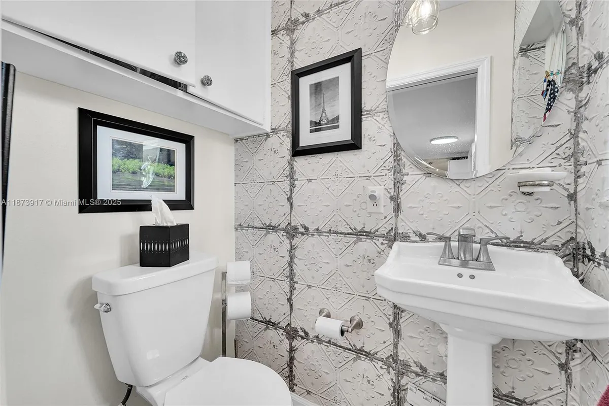 1431 S Ocean Blvd #11, Lauderdale By The Sea FL 33062