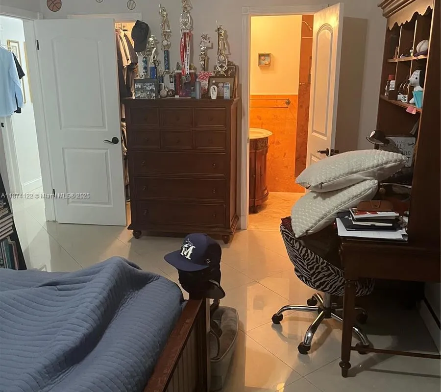 7521 SW 57th Ter, Miami FL 33143