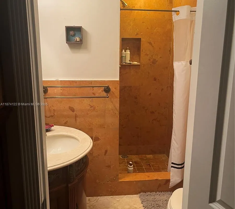 7521 SW 57th Ter, Miami FL 33143