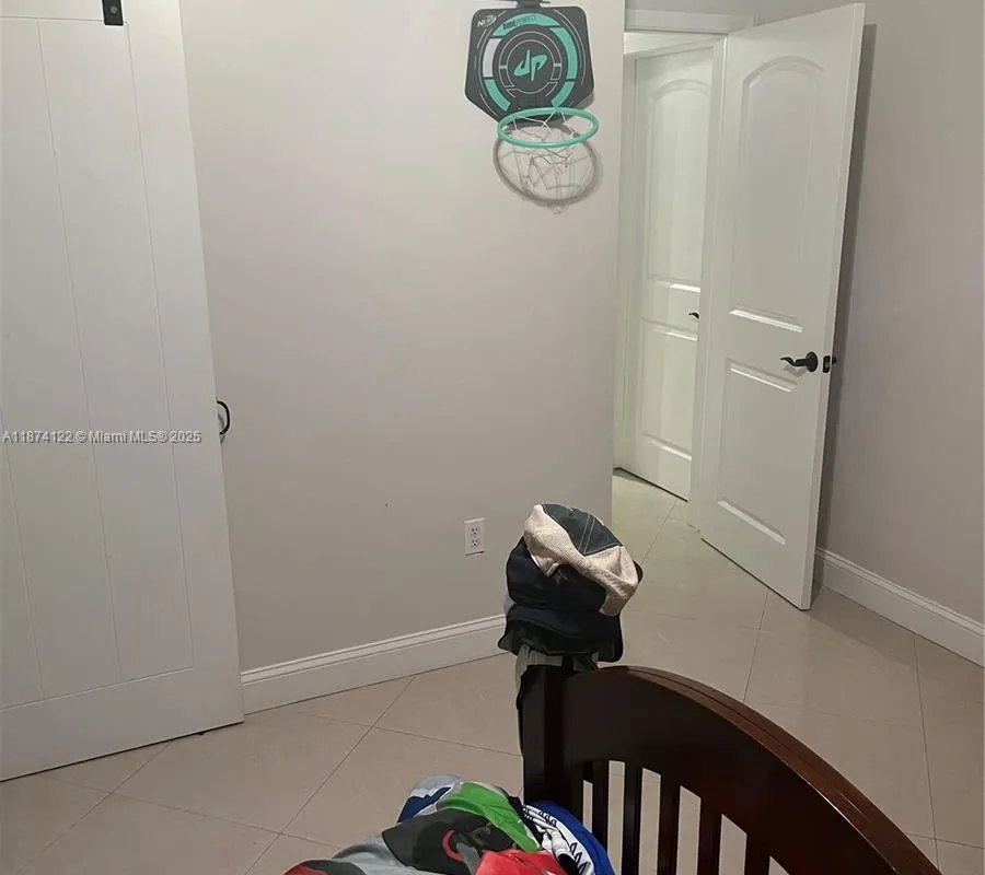 7521 SW 57th Ter, Miami FL 33143