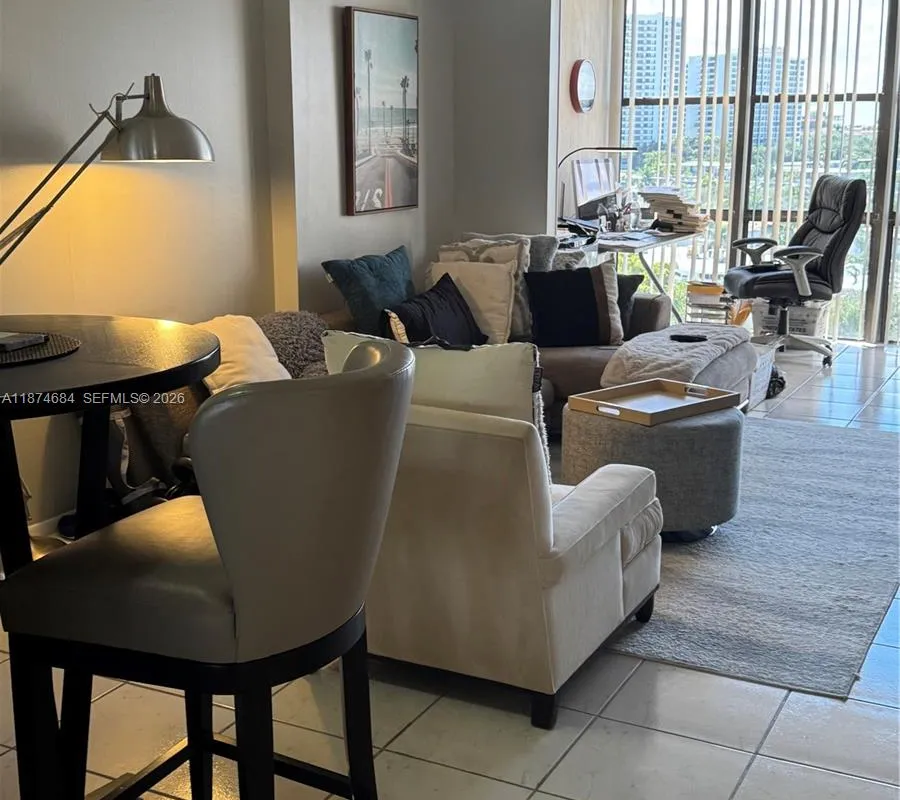 1000 Parkview Dr # 805, Hallandale Beach FL 33009