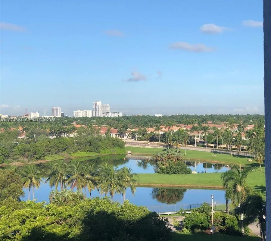 1000 Parkview Dr # 805, Hallandale Beach FL 33009