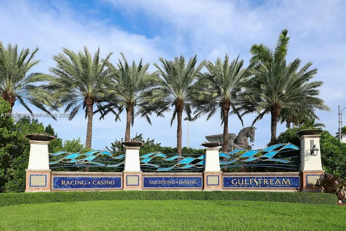 1000 Parkview Dr # 805, Hallandale Beach FL 33009