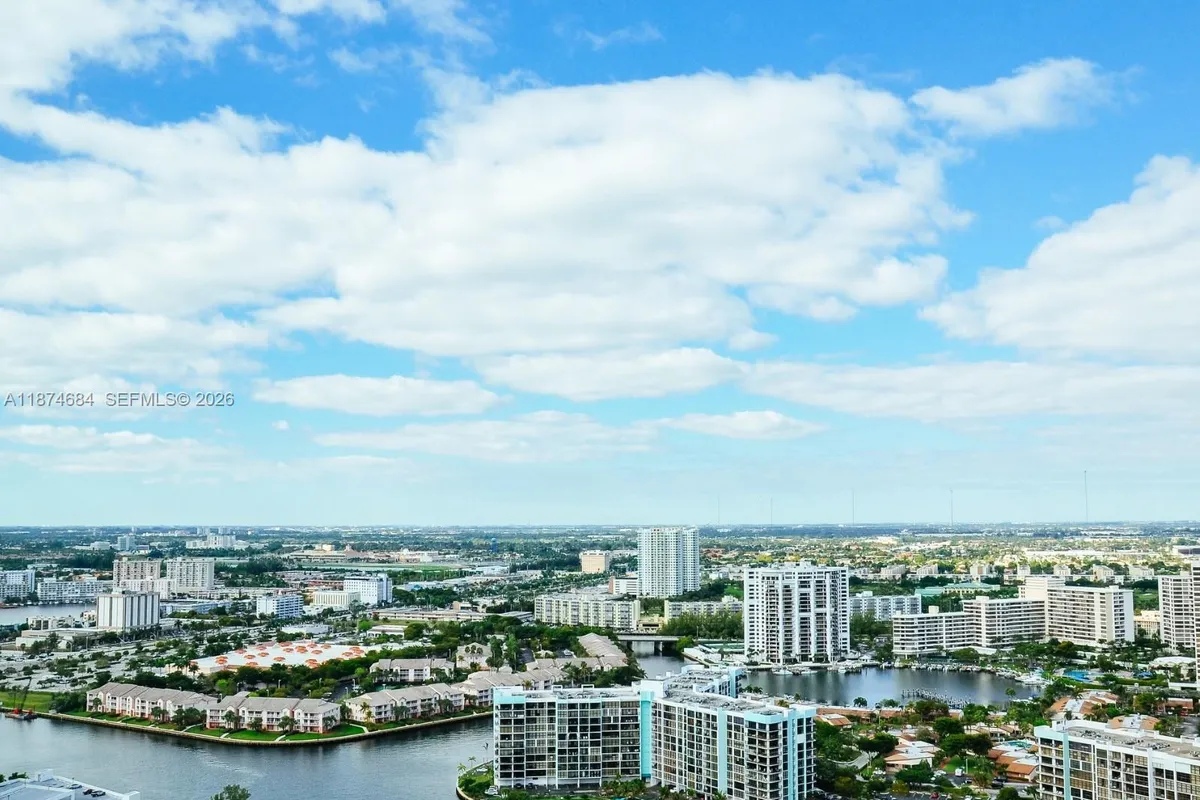 1000 Parkview Dr # 805, Hallandale Beach FL 33009