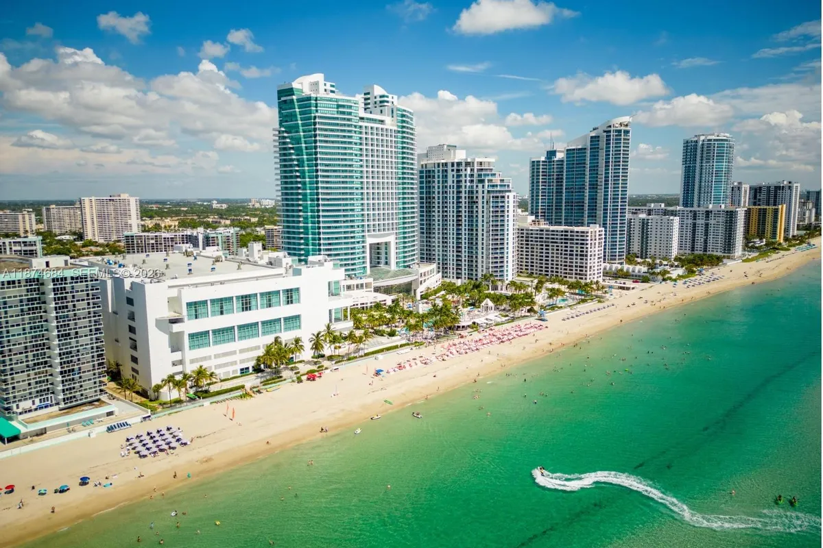 1000 Parkview Dr # 805, Hallandale Beach FL 33009