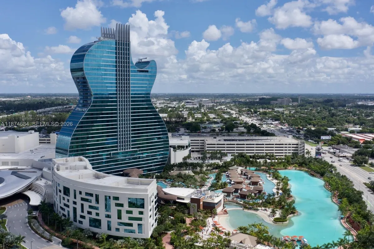 1000 Parkview Dr # 805, Hallandale Beach FL 33009