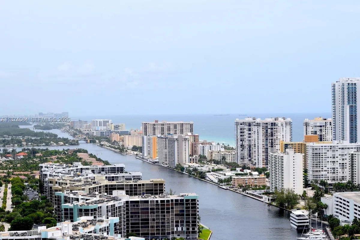 1000 Parkview Dr # 805, Hallandale Beach FL 33009