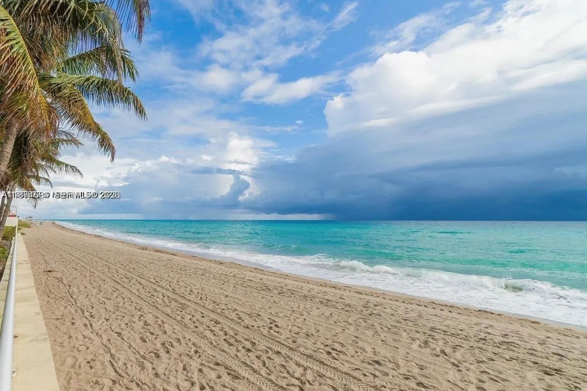 1000 Parkview Dr # 805, Hallandale Beach FL 33009