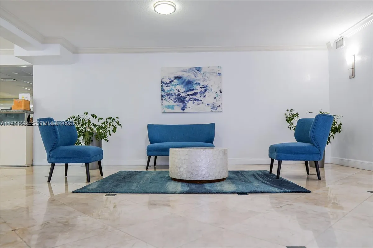 1000 Parkview Dr # 805, Hallandale Beach FL 33009