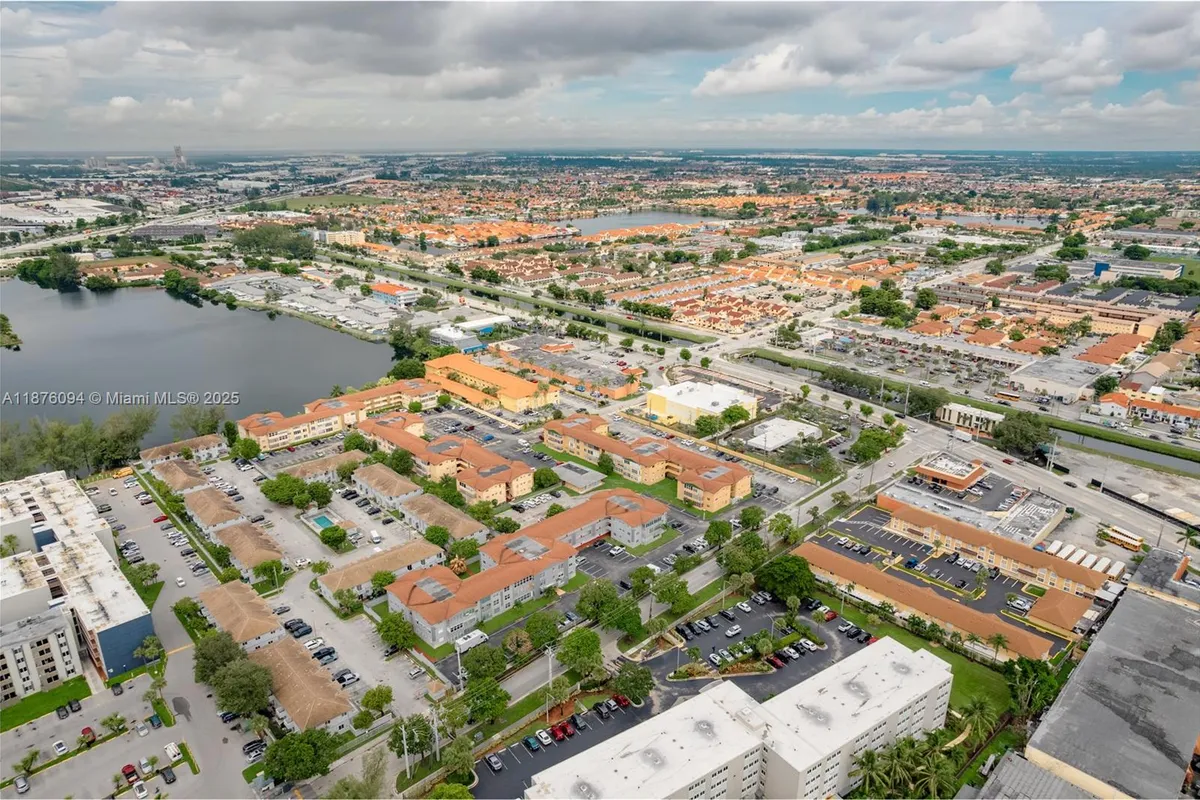 120 Royal Palm Rd # 315, Hialeah Gardens FL 33016