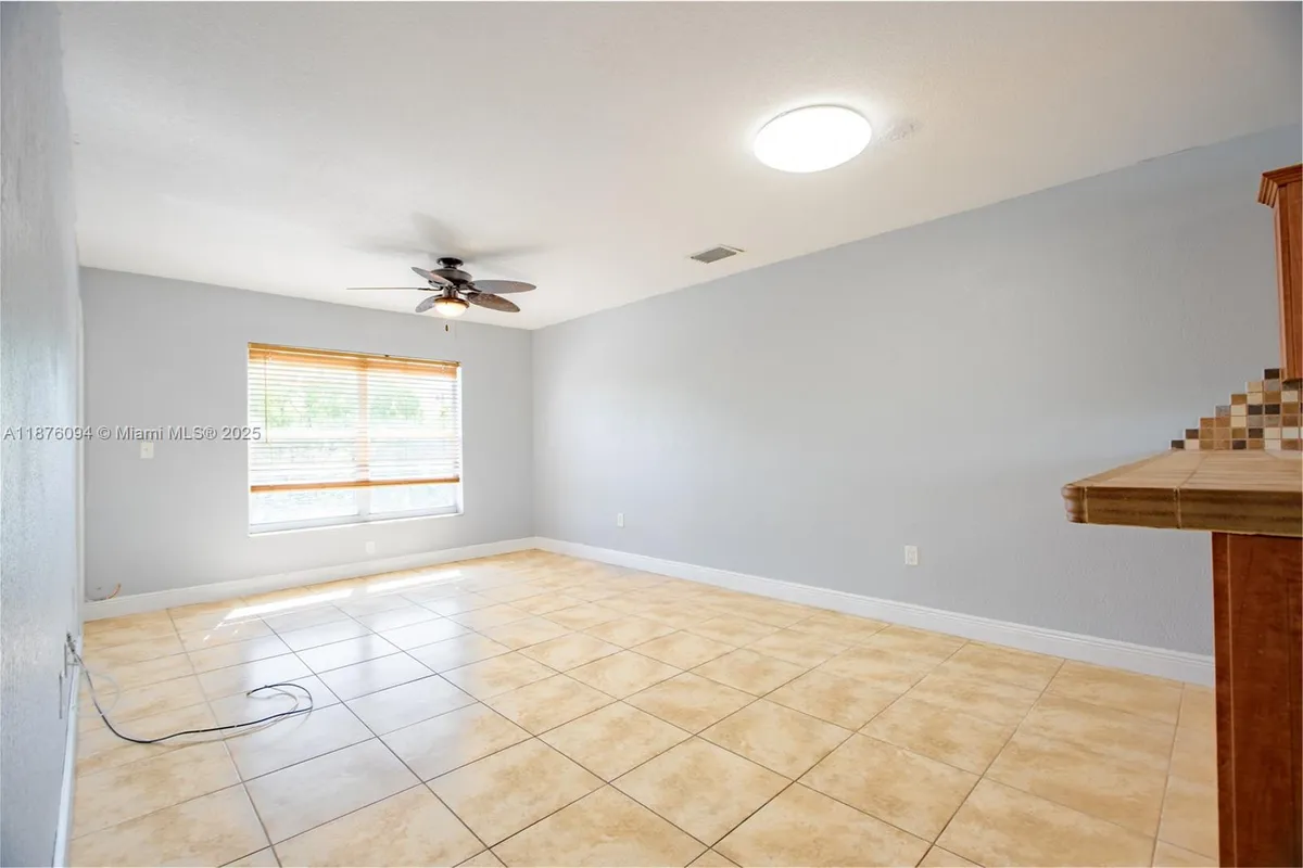 120 Royal Palm Rd # 315, Hialeah Gardens FL 33016