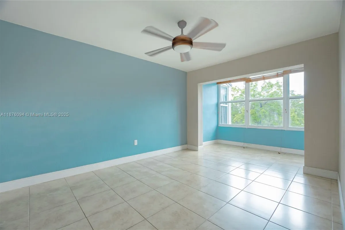 120 Royal Palm Rd # 315, Hialeah Gardens FL 33016