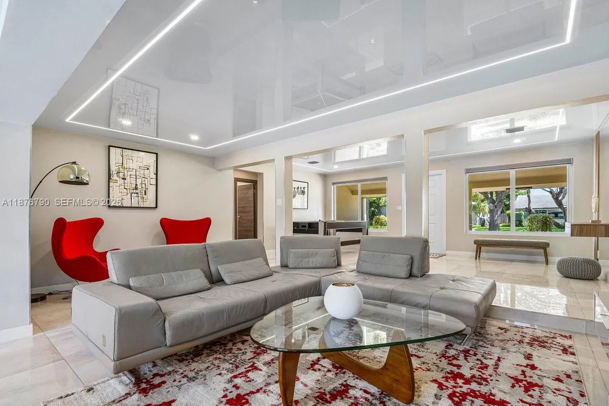 235 SE 6th St, Dania Beach FL 33004