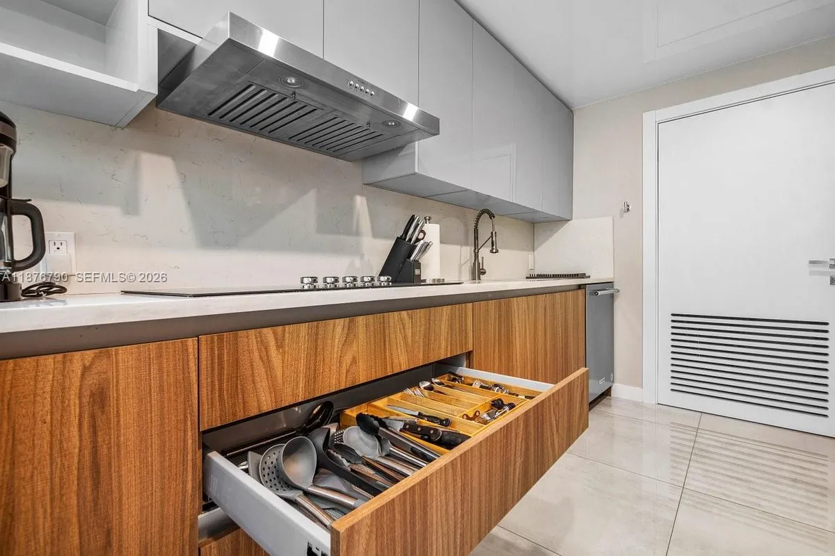 235 SE 6th St, Dania Beach FL 33004