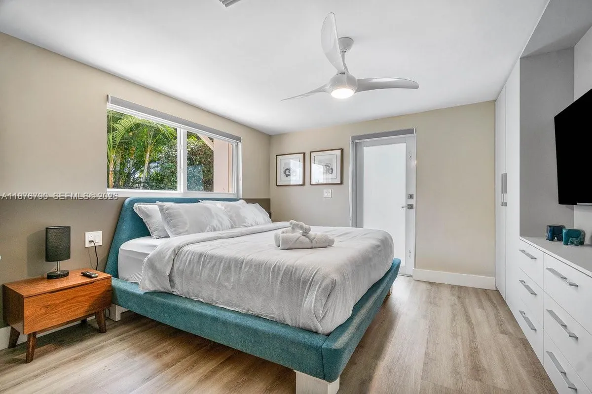 235 SE 6th St, Dania Beach FL 33004