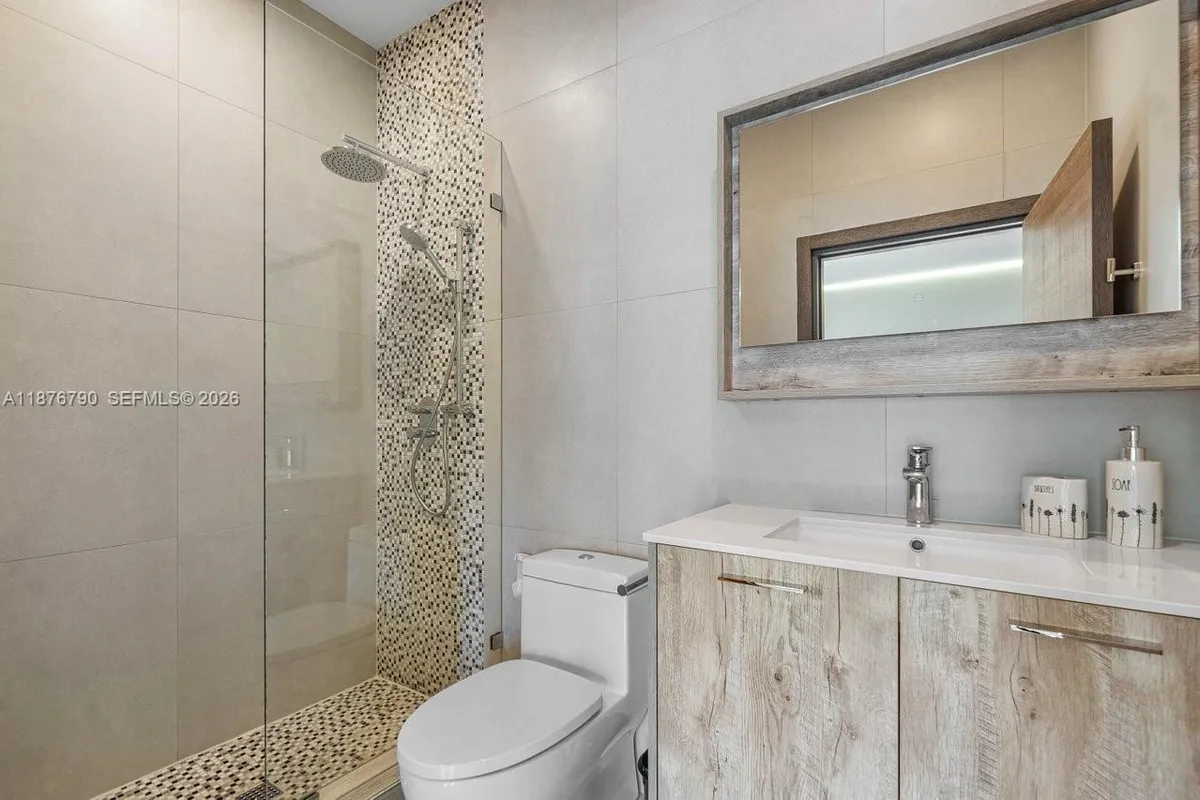 235 SE 6th St, Dania Beach FL 33004