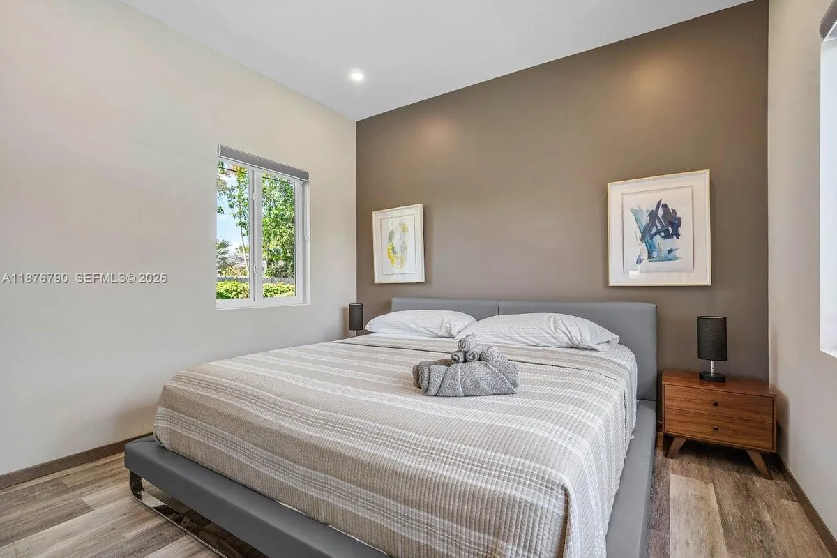 235 SE 6th St, Dania Beach FL 33004