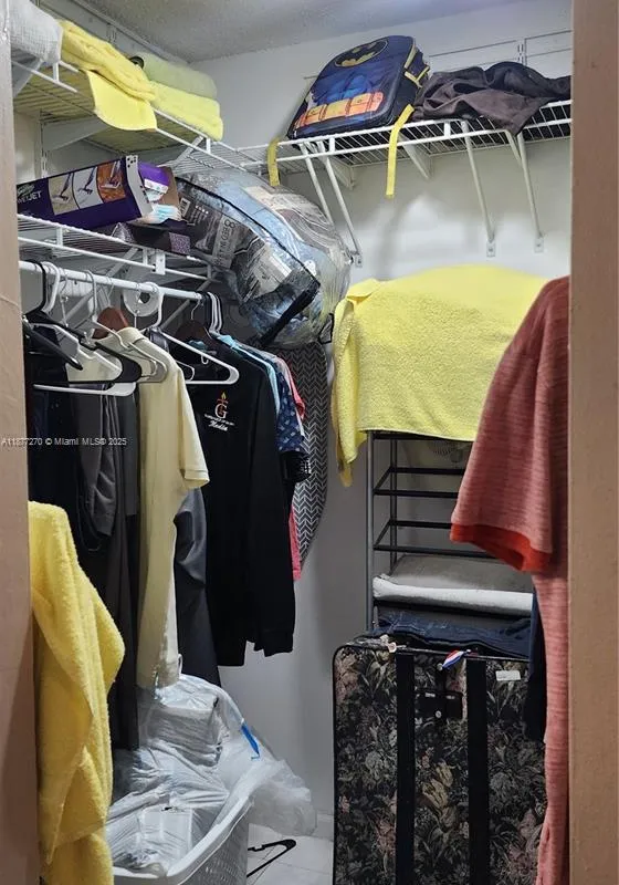 7707 SW 8th St, North Lauderdale FL 33068