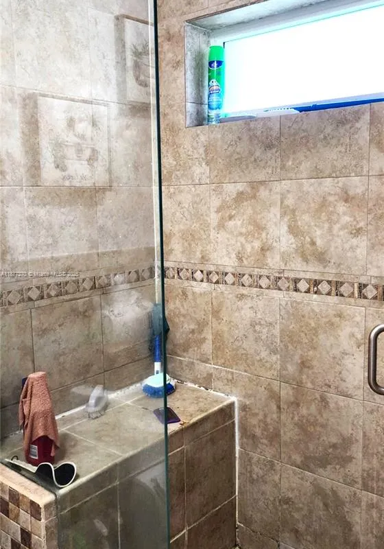 7707 SW 8th St, North Lauderdale FL 33068