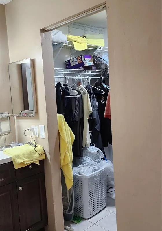 7707 SW 8th St, North Lauderdale FL 33068