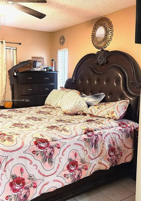 7707 SW 8th St, North Lauderdale FL 33068