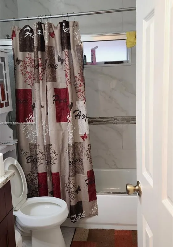 7707 SW 8th St, North Lauderdale FL 33068