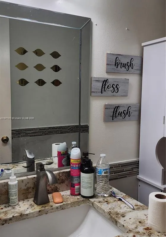 7707 SW 8th St, North Lauderdale FL 33068