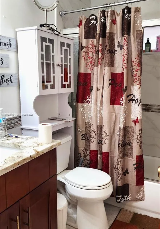 7707 SW 8th St, North Lauderdale FL 33068